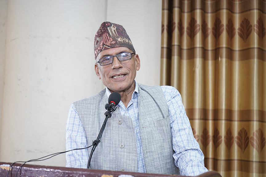 माखाल उपन्यासको समीक्षा गर्दै साहित्यकार ठाकुर शर्मा । २०८१ असोज १०